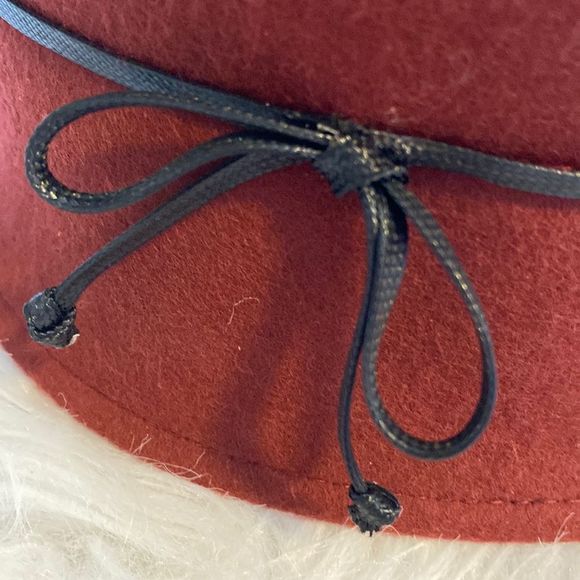 Emma B by Giovannio - Wool Cloche hat - Picture 3 of 9